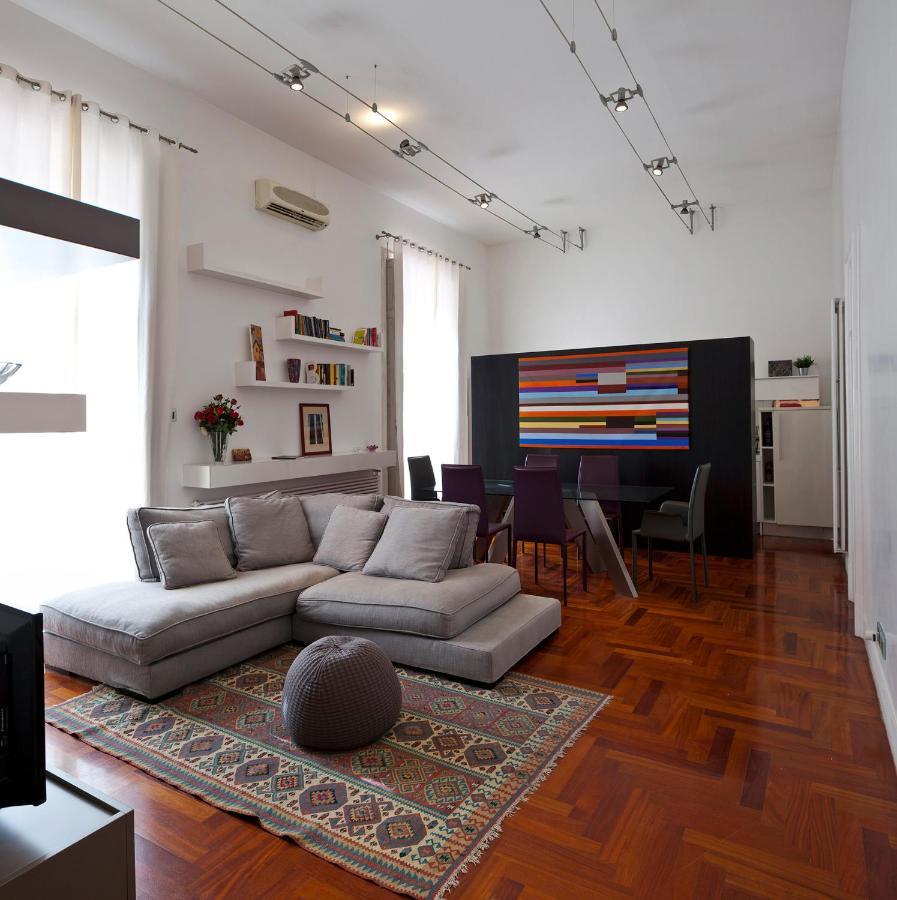 Elegant Apartment At Chiaia By Wonderful Italy Neapel Exterior foto