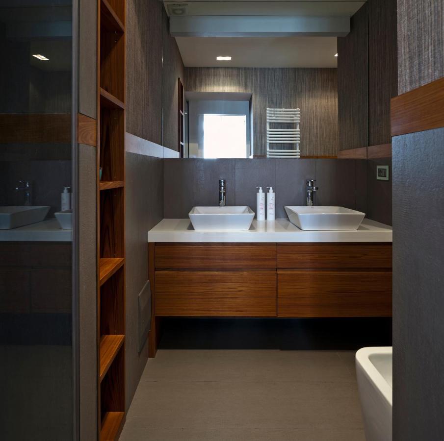 Elegant Apartment At Chiaia By Wonderful Italy Neapel Exterior foto